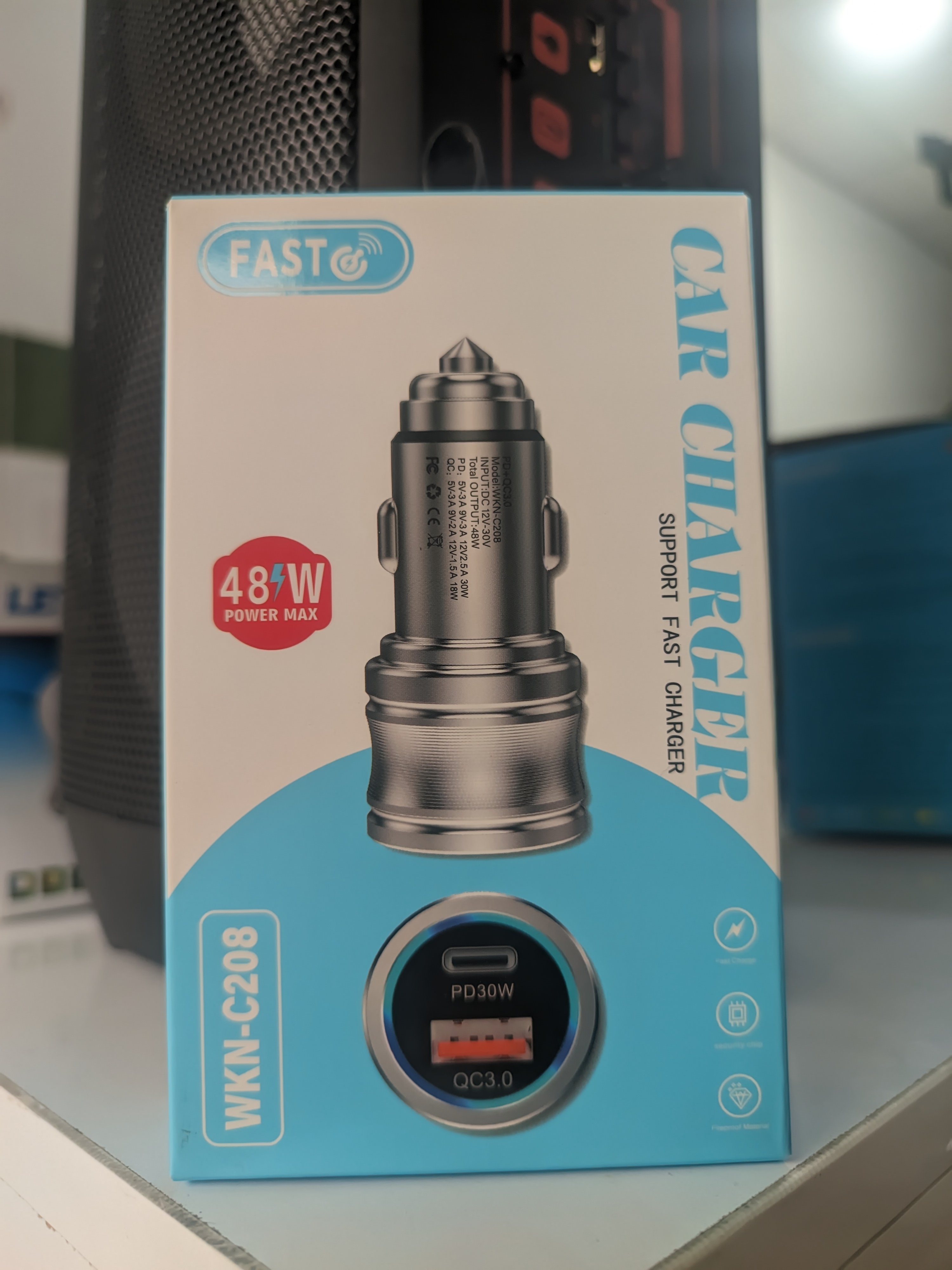 شارژر فندکی فست شارژ مدل WKN-C208 توان ۴۸ وات